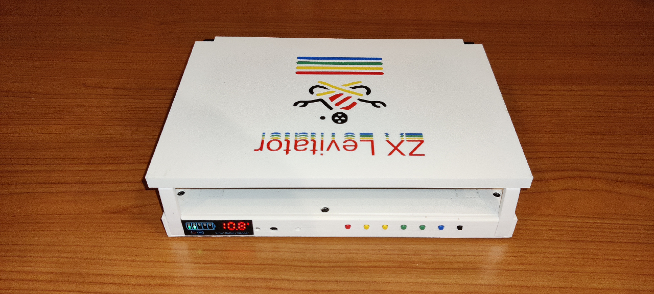 ZX Levitator White Edition pronto per The Spectrum White - Vista chiuso
