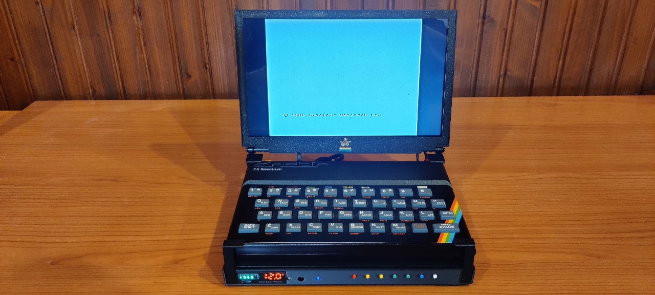 ZX Levitator con ZX Spectrum 48K - Vista frontale aperto